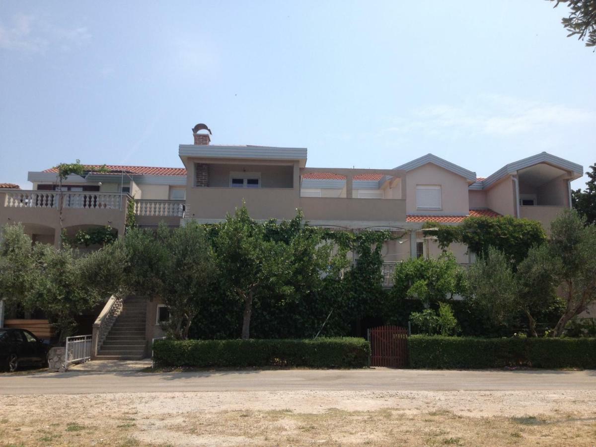 Apartments Dubravka Pirovac Exterior foto